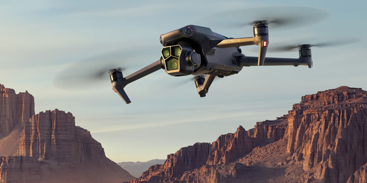 DJI Mavic 3シリーズに、イメージング性能をさらに進化させたMavic 3 Proが新登場。3種類のセンサーと焦点距離に対応したレンズからなる3眼カメラシステムを搭載し、カメラドローンの新たなスタンダードを確立します。